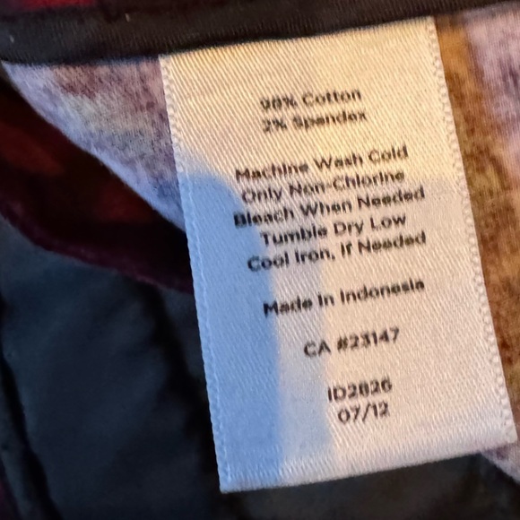 Good used condition Talbots leopard print pant. Sz 2p - Picture 9 of 9